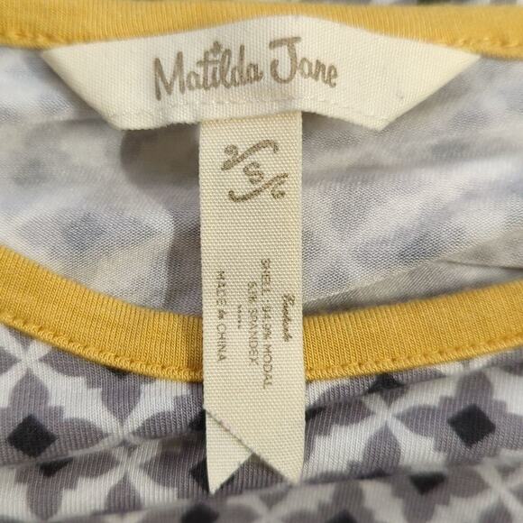 Matilda Jane Tunic Top Woman's Small White Black Yellow Trim Patterned Loose - Picture 4 of 15